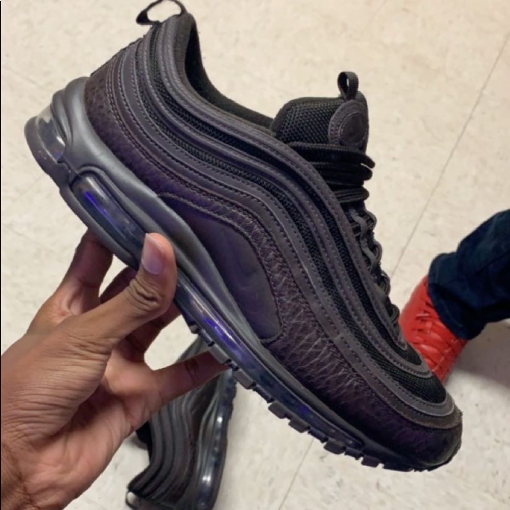 Nike Air Max’s ALL BLACK